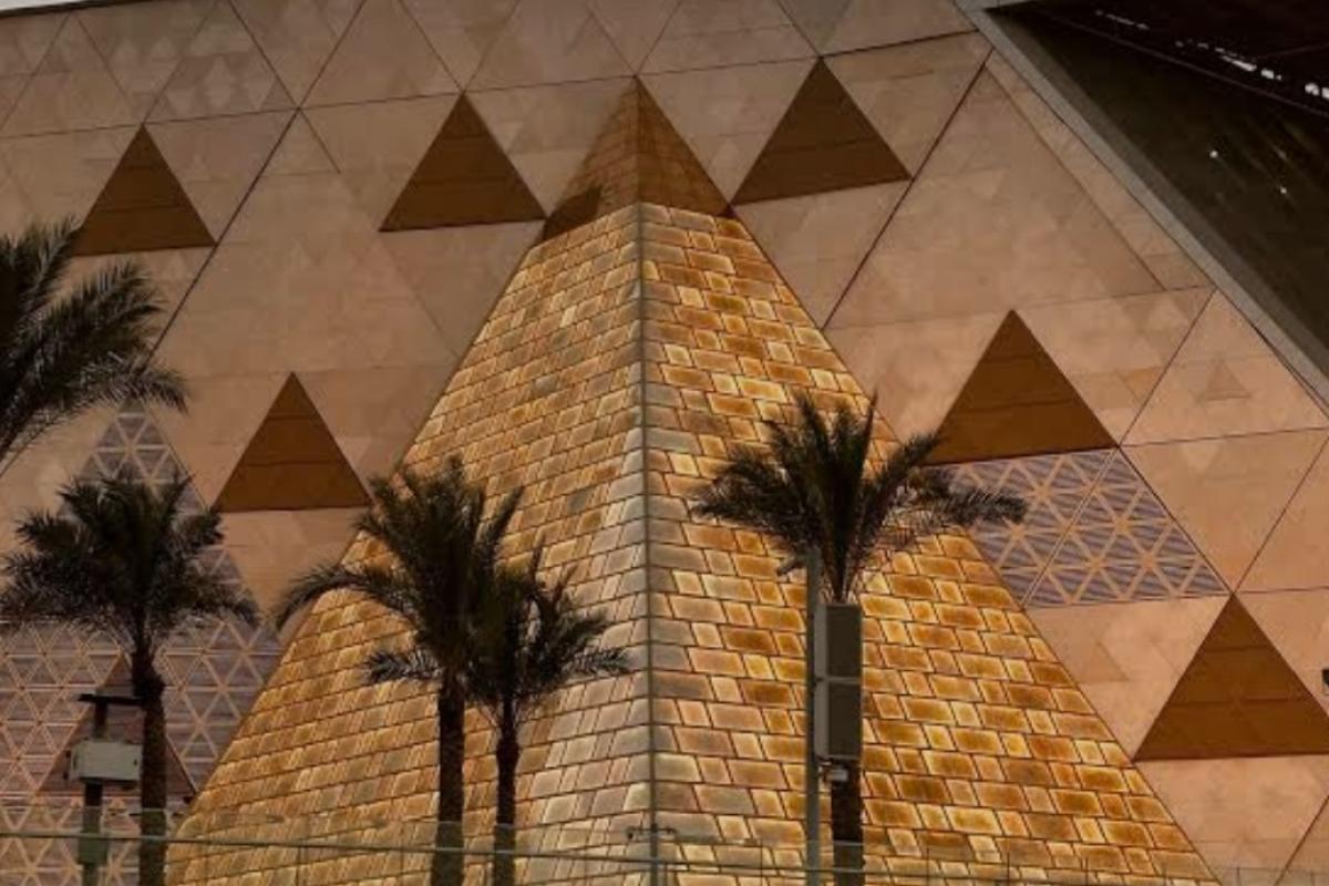 🏛️ Большой Египетский музей: новая эра древних чудес у пирамид Гизы