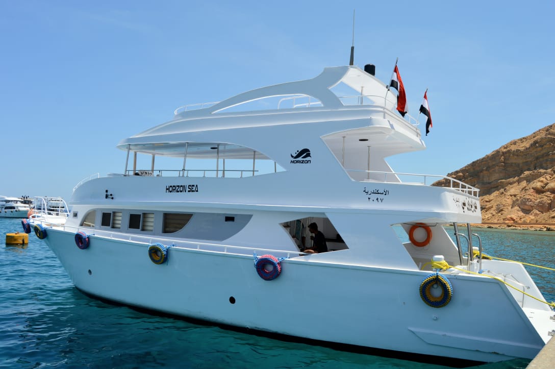 1Заповідник Рас-Мухаммед і Білий острів з Шарм-ель-Шейху-це мальовнича морська прогулянка!  🏝️🌊✨