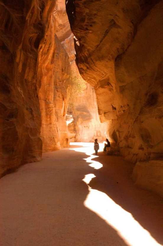 2Тур у Петру - з Шарм-ель-Шейху на поромі, пориньте в таємниці стародавнього світу! 🏛️ ✨