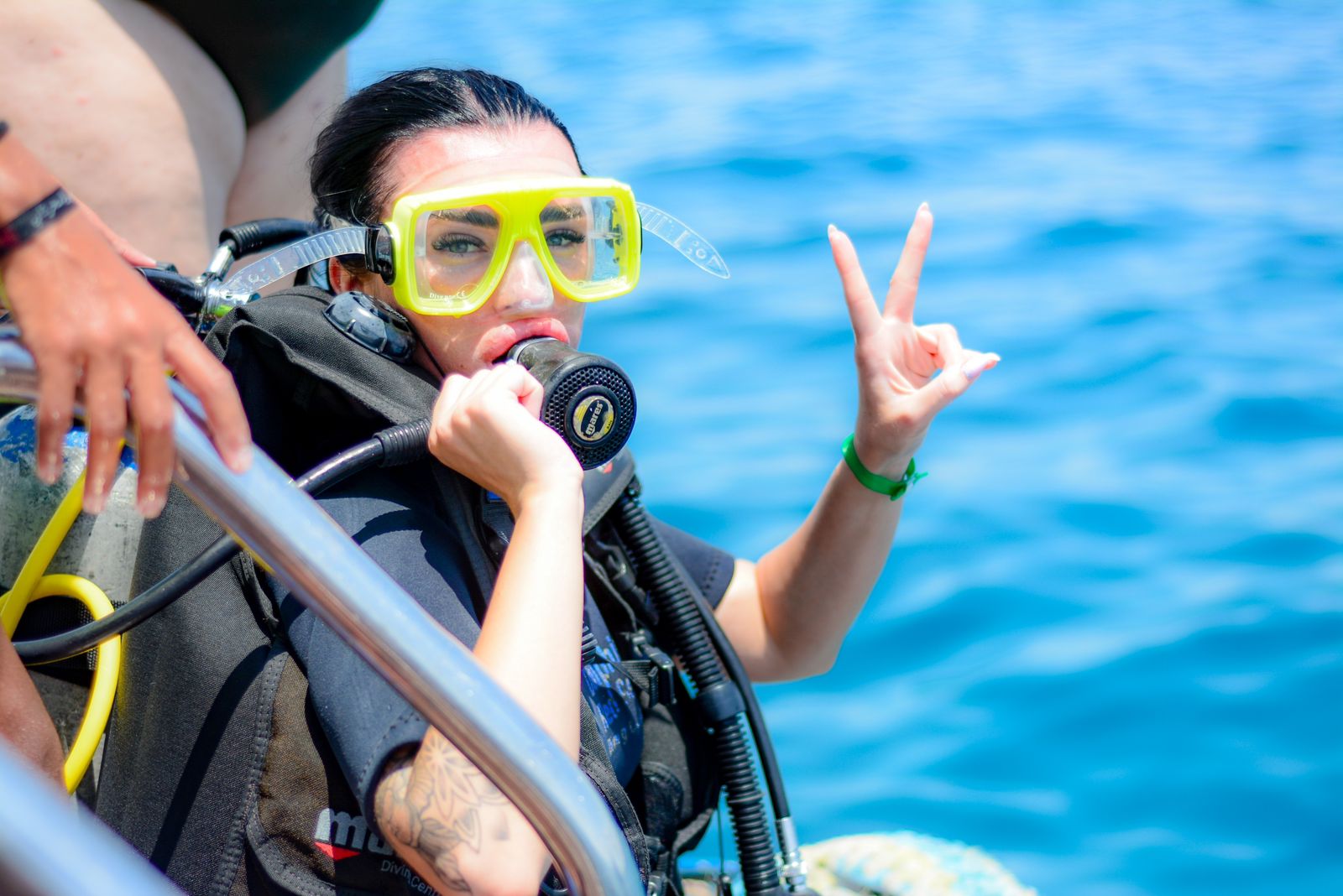 10Заповідник Рас-Мухаммед і Білий острів з Шарм-ель-Шейху-це мальовнича морська прогулянка!  🏝️🌊✨